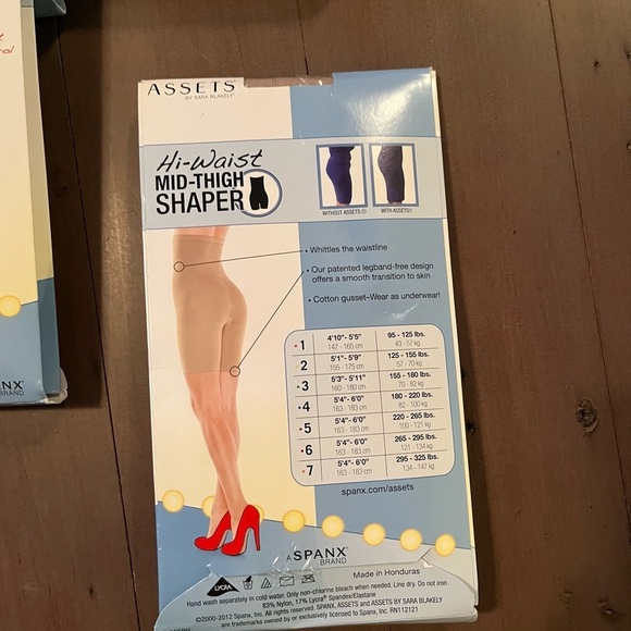 ASSETS by Sara Blakely Accessories - ASSETS by Sara Blakely High-Waist Shaper in Nude​​